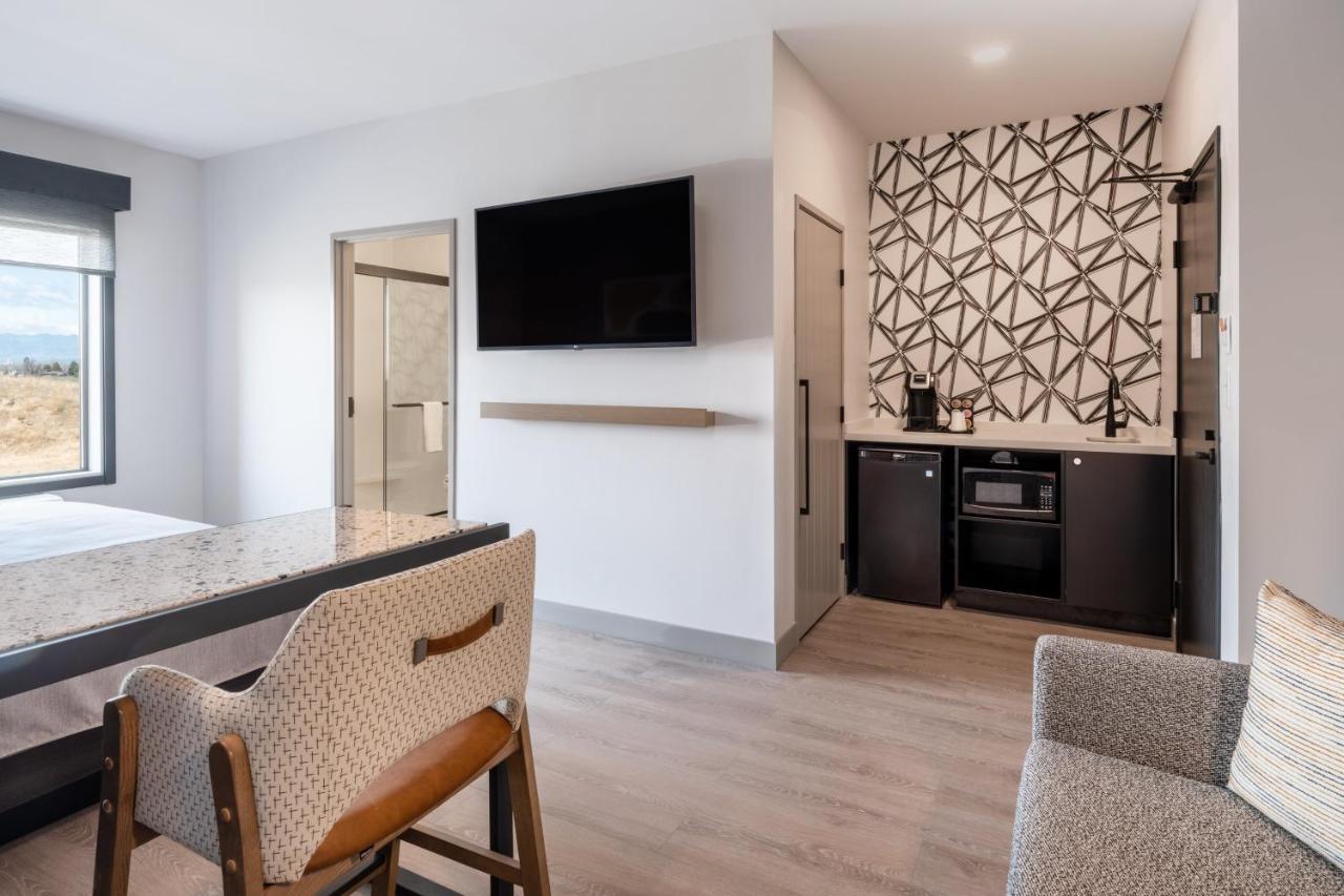 Atwell Suites - Denver Airport Tower Road By Ihg Eksteriør billede