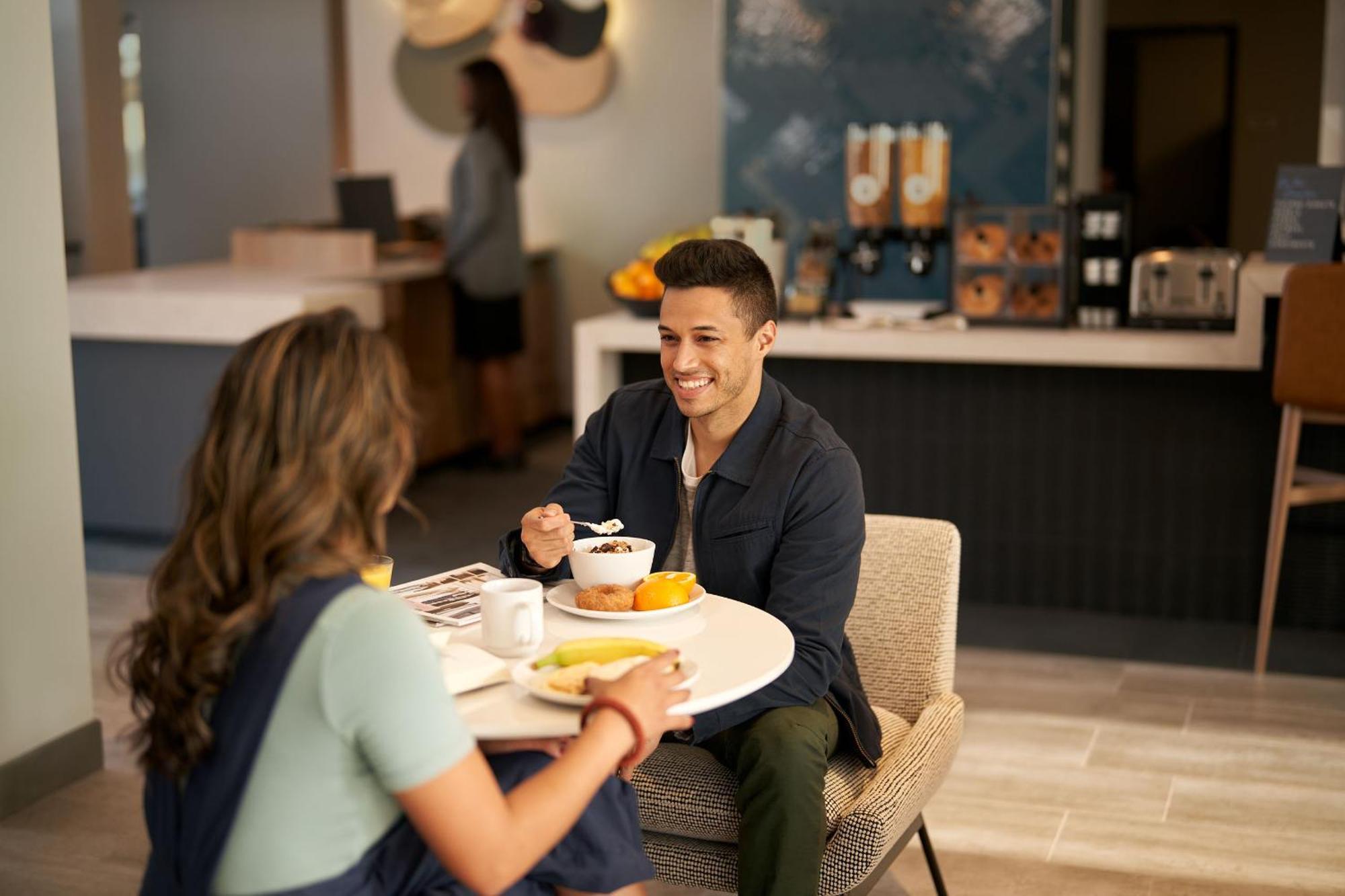 Atwell Suites - Denver Airport Tower Road By Ihg Eksteriør billede